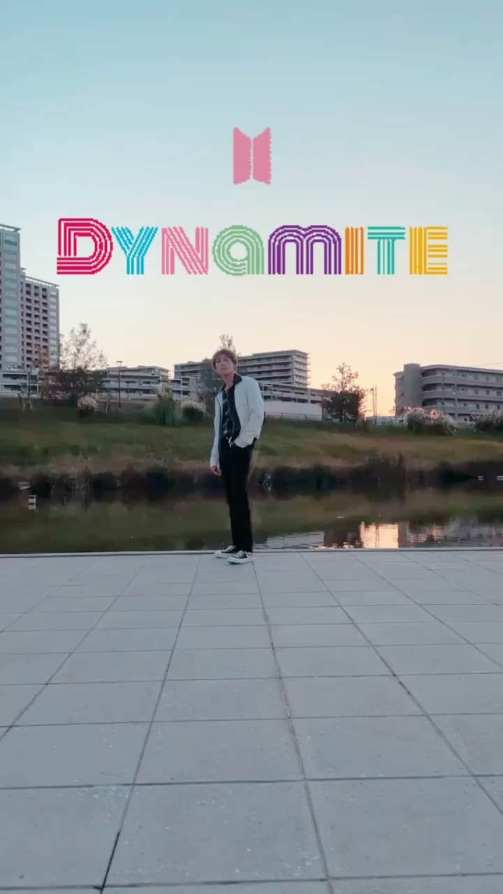 Uのインスタグラム：「BTS "DYNAMITE" #bts #dynamite  #dynamitedance #dance  #韓国 #kpop  #サクッと#踊ってみた #初リール投稿」