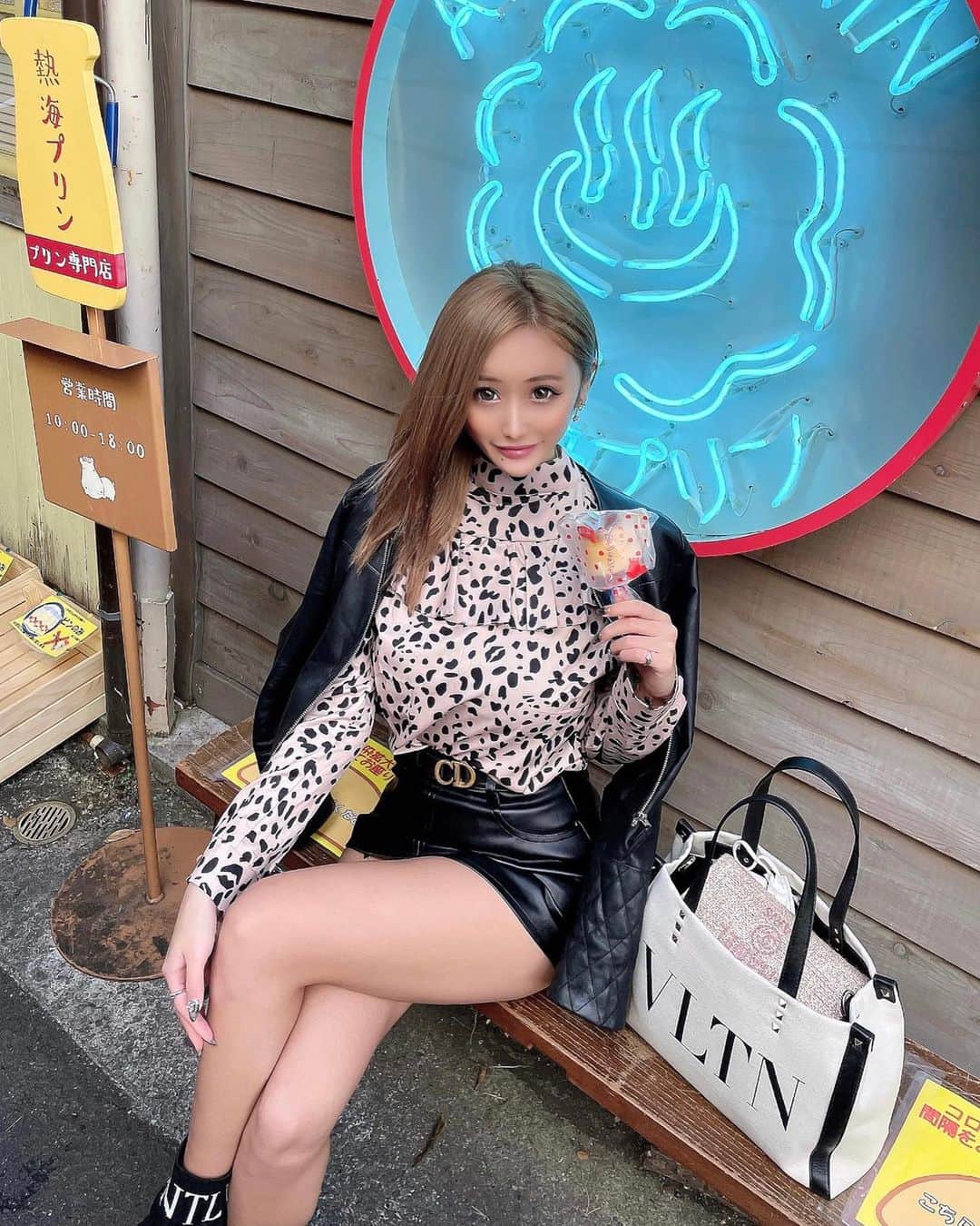 さあちゃむ.さんのインスタグラム写真 - (さあちゃむ.Instagram)「🍮 . 熱海プリンにたまたま出逢えて おすすめ全部買った🍮💕 めっちゃ美味しかった💗💗💗 . この時のトップスは @lollipop_select さんのフリルブラウスシャツ 是非チェックしてみてね🤎 . #熱海 #熱海グルメ #熱海プリン」11月11日 20時11分 - saacham_style