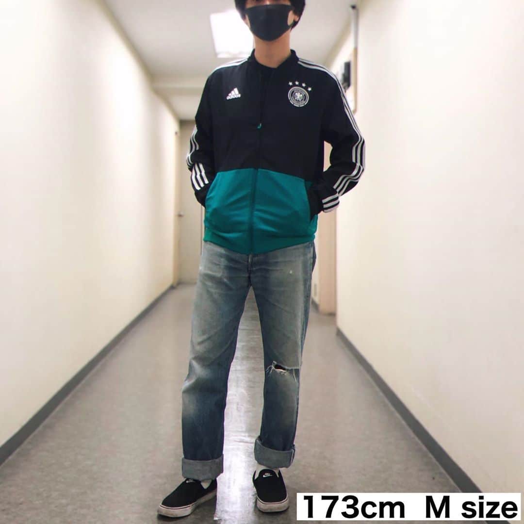 のインスタグラム：「.﻿ サッカードイツ代表のトラックジャケット🧥﻿ ﻿ ややタイトめでコンパクトな着用感です！﻿ ﻿ model:173cm M size﻿ ﻿ ﻿ #サッカー #サッカー少年 #サッカー部 #サッカー好きな人と繋がりたい #マンチェスターシティー #ユベントス #アトレティコマドリード #大迫勇也 #レアルマドリード #セレクション新宿 #セレクション大阪 #サッカードイツ #ドイツ代表」