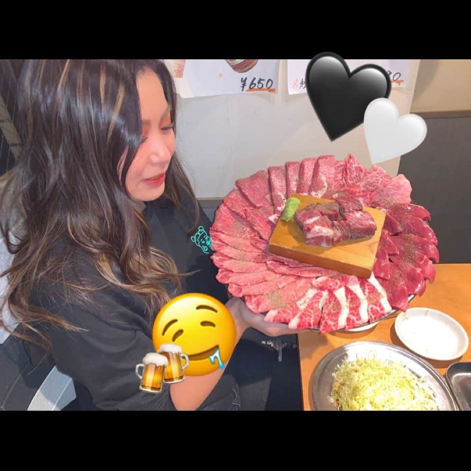 のインスタグラム：「久しぶりのにくうううううぅ！😭😭😭😭 うますぎた😭❤️❤️❤️❤️❤️」