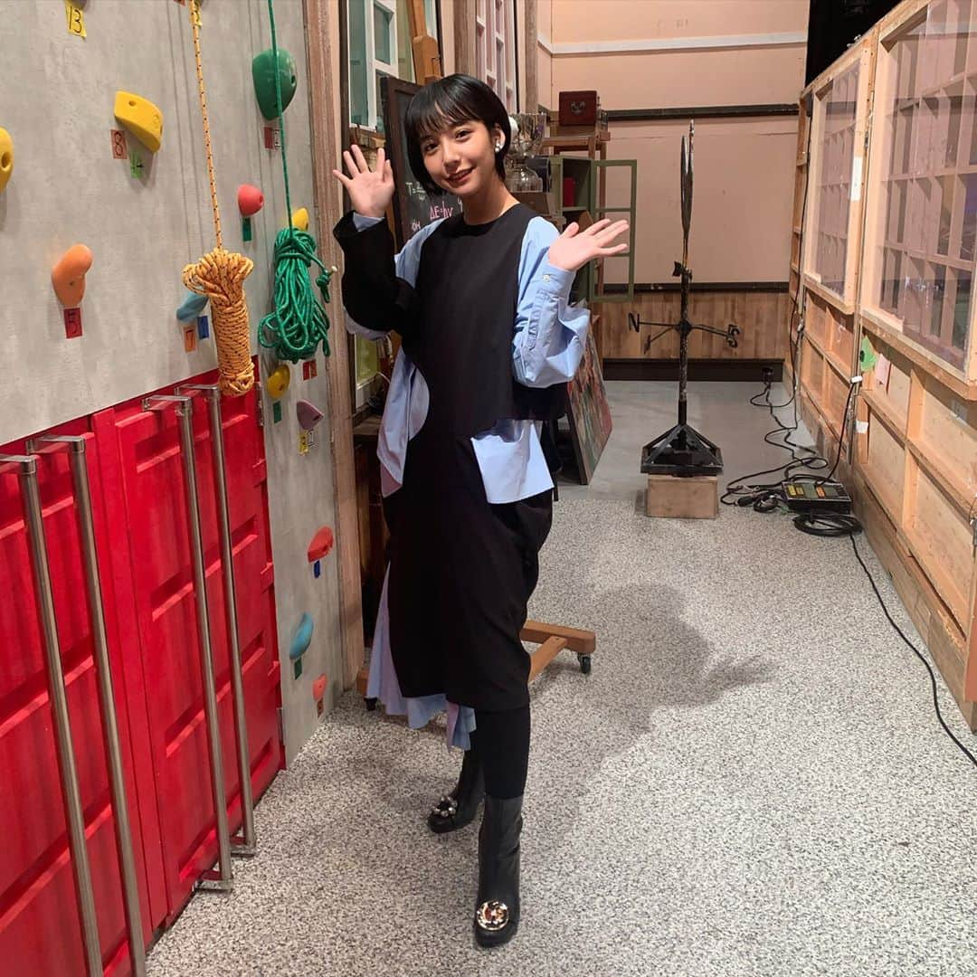 山之内すずさんのインスタグラム写真 - (山之内すずInstagram)「テレビ朝日「あいつ今何してる？」 に出演させていただきました！ 貴重なお話聞かせていただきました！  衣装 ワンピース、靴共に @londa_com」11月11日 20時27分 - suzu____chan