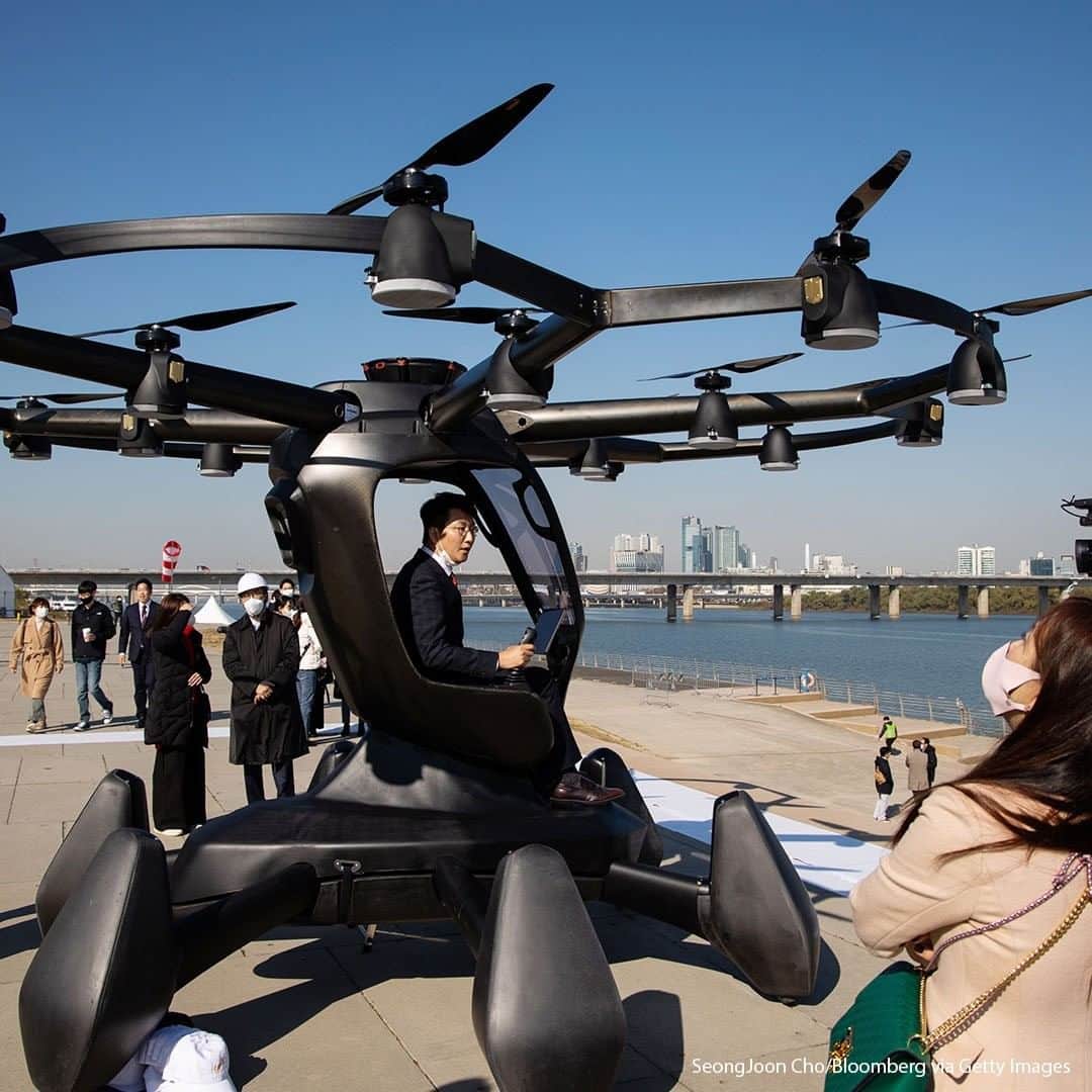 ABC Newsさんのインスタグラム写真 - (ABC NewsInstagram)「A member of media sits inside a Lift Aircraft Inc. Hexa electric vertical takeoff and landing (VTOL) aircraft during an Urban Air Mobility Seoul Demo event in Seoul, South Korea, on Wednesday, Nov. 11, 2020. The event, near Seouls Han River, offered a glimpse into the future and what flying vehicles might look like in a densely populated city. #flight #aircraft #future」11月11日 20時30分 - abcnews
