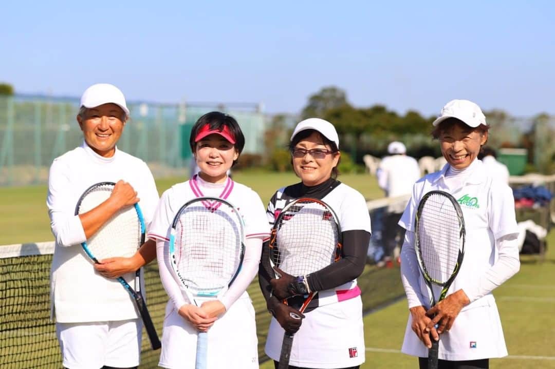 フローラン・ダバディーさんのインスタグラム写真 - (フローラン・ダバディーInstagram)「グラスコート佐賀テニスクラブ、４５周年おめでとうございます。経営者である緒方家のおもてなしと情熱は日本テニス界ではもはや伝説となり、この天然芝は世界に唯一無二の珍宝です🎾A happy 45th anniversary for the one and only Grass Court Saga Tennis Club. If you visit Kyushu, Fukuoka, this gem is just an hour away. #grasscourttennis #グラスコート佐賀 #ウインブルドン #roadtowimbeldon #テニス」11月11日 21時00分 - florent_dabadie