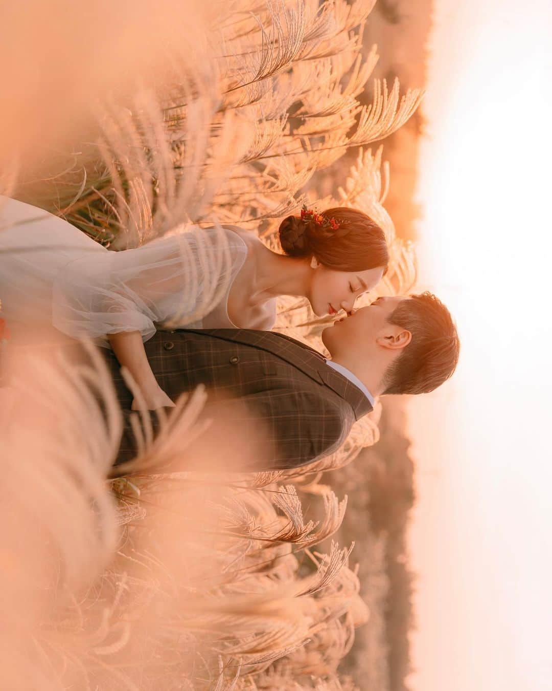 のインスタグラム：「• 가을, 두 사람의 로맨스...💕 ⠀ #에테르의바다 with #설레다메이크업 @seolleda ⠀ ⠀」