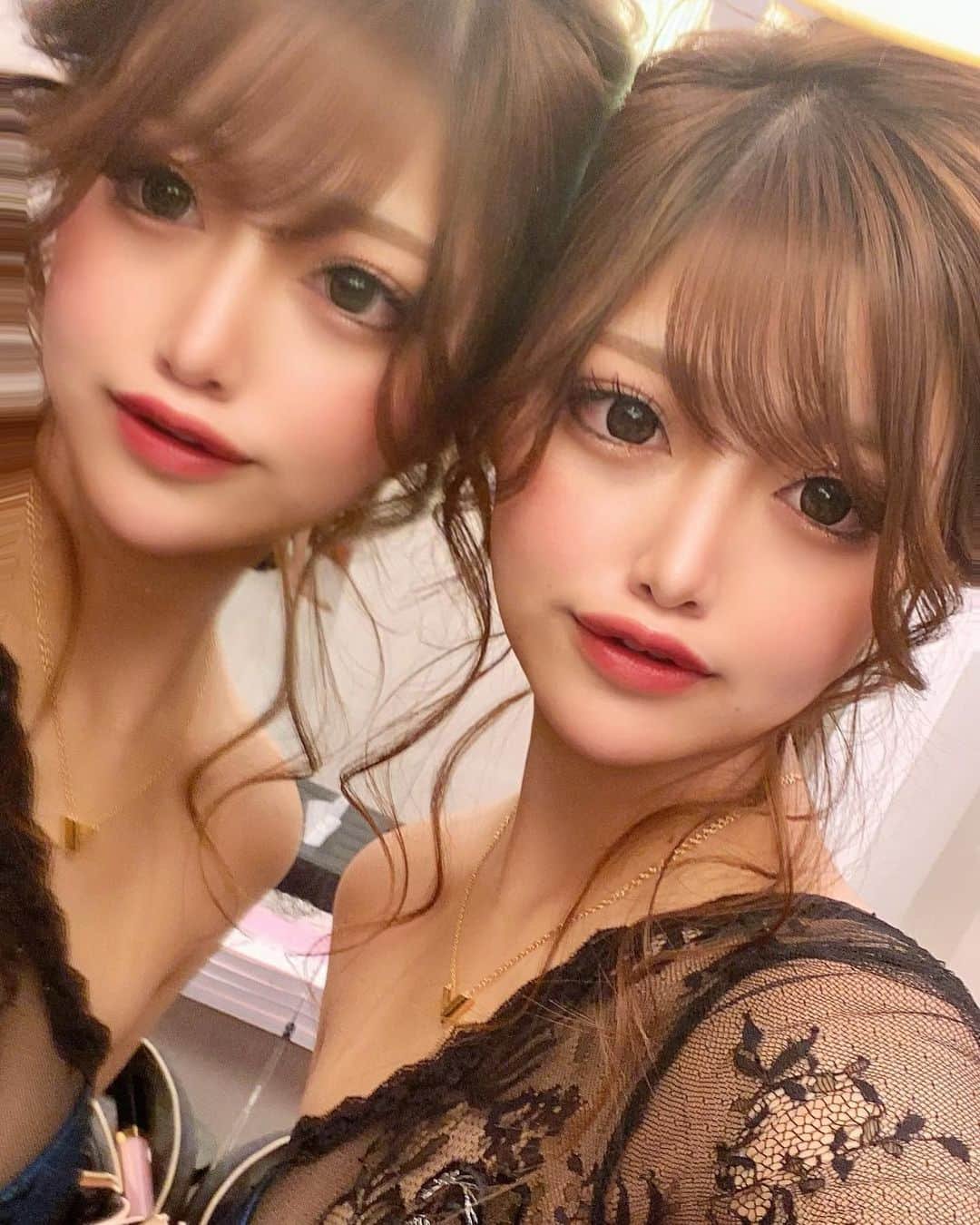 神ルカさんのインスタグラム写真 - (神ルカInstagram)「出勤しました💓 ルカがふたり👭 今日はひどい二日酔いと酒鬱でしたが 鬼滅の刃みにいって元気フル満タンになったよ(*´ー｀*)💖 後5回くらいみたい！！  .  #神ルカ#ピーアンドジェー #バルセロナ #barcelona  #すすきの #ニュークラブ #キャバ嬢 #キャバクラ#ホステス#キャバ嬢ヘアメイク#キャバ嬢ドレス#新宿 #歌舞伎町 #六本木 #錦 #中洲 #北新地 #ミナミ #instagram #like4like #l4l #札幌#follow4folow #f4f #followforfollowback #likeforfollow #likeforlikes #likeforlikeback #いいね返し#双子」11月11日 21時10分 - susukino_barcelona