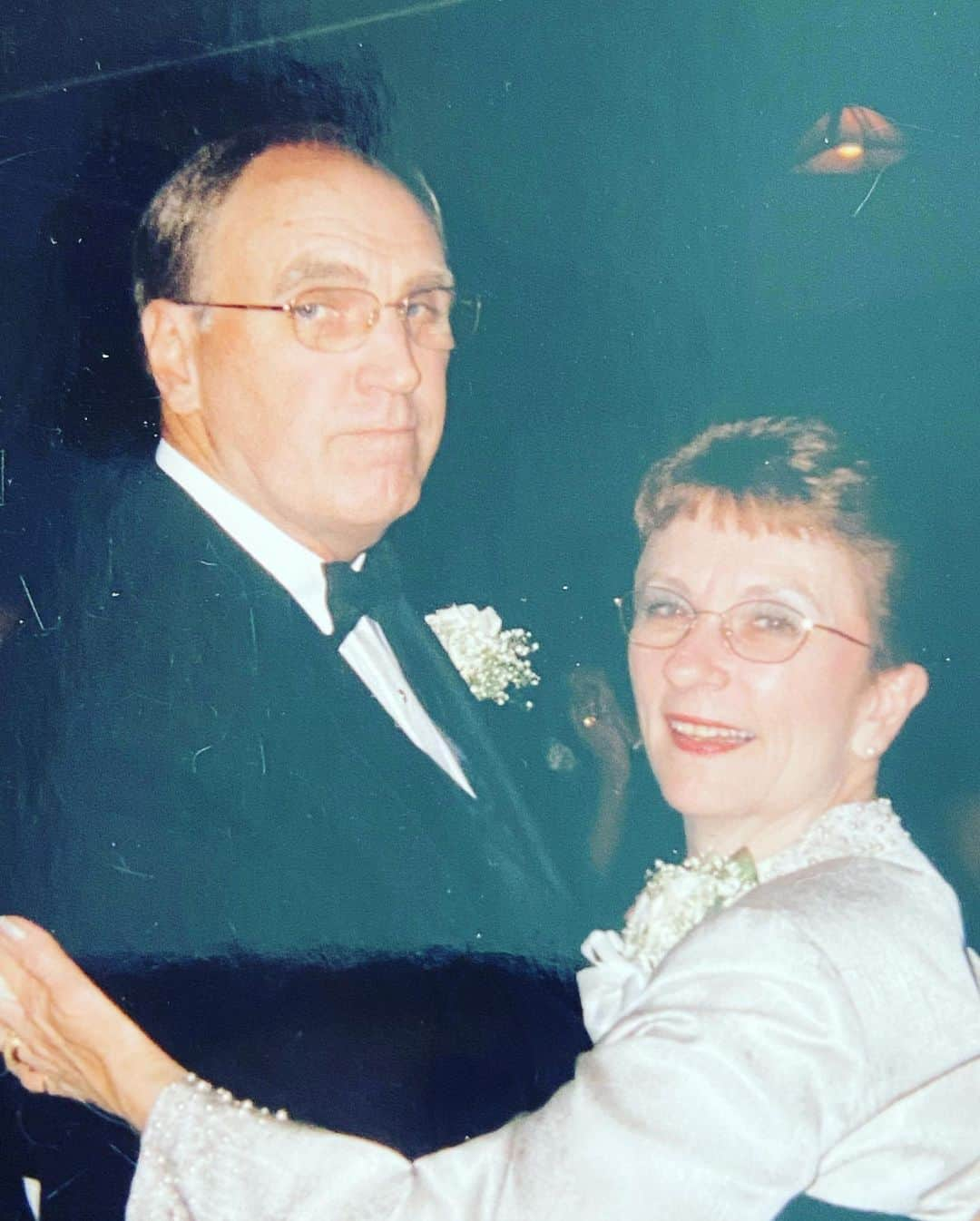 P!nk（ピンク）さんのインスタグラム写真 - (P!nk（ピンク）Instagram)「Veterans Day is a big one for this family. My grandparents in the first photo. My Dad and Stepmama Grace (both veterans) and my big brother (also a vet). There are so many families who have sacrificed for the freedoms that we all enjoy. You all have my sincerest appreciation for who you are and what you do for the rest of us. Thank you for your service and for being an example of dedication and selflessness. #veteransday」11月12日 7時20分 - pink