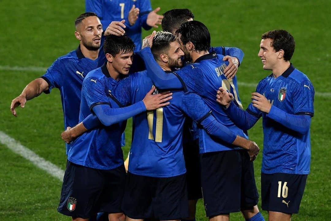 レオナルド・ボヌッチさんのインスタグラム写真 - (レオナルド・ボヌッチInstagram)「Grandi!! Sempre bello vincere con questa maglia. 💪🏻🇮🇹 #VivoAzzurro」11月12日 7時18分 - bonuccileo19