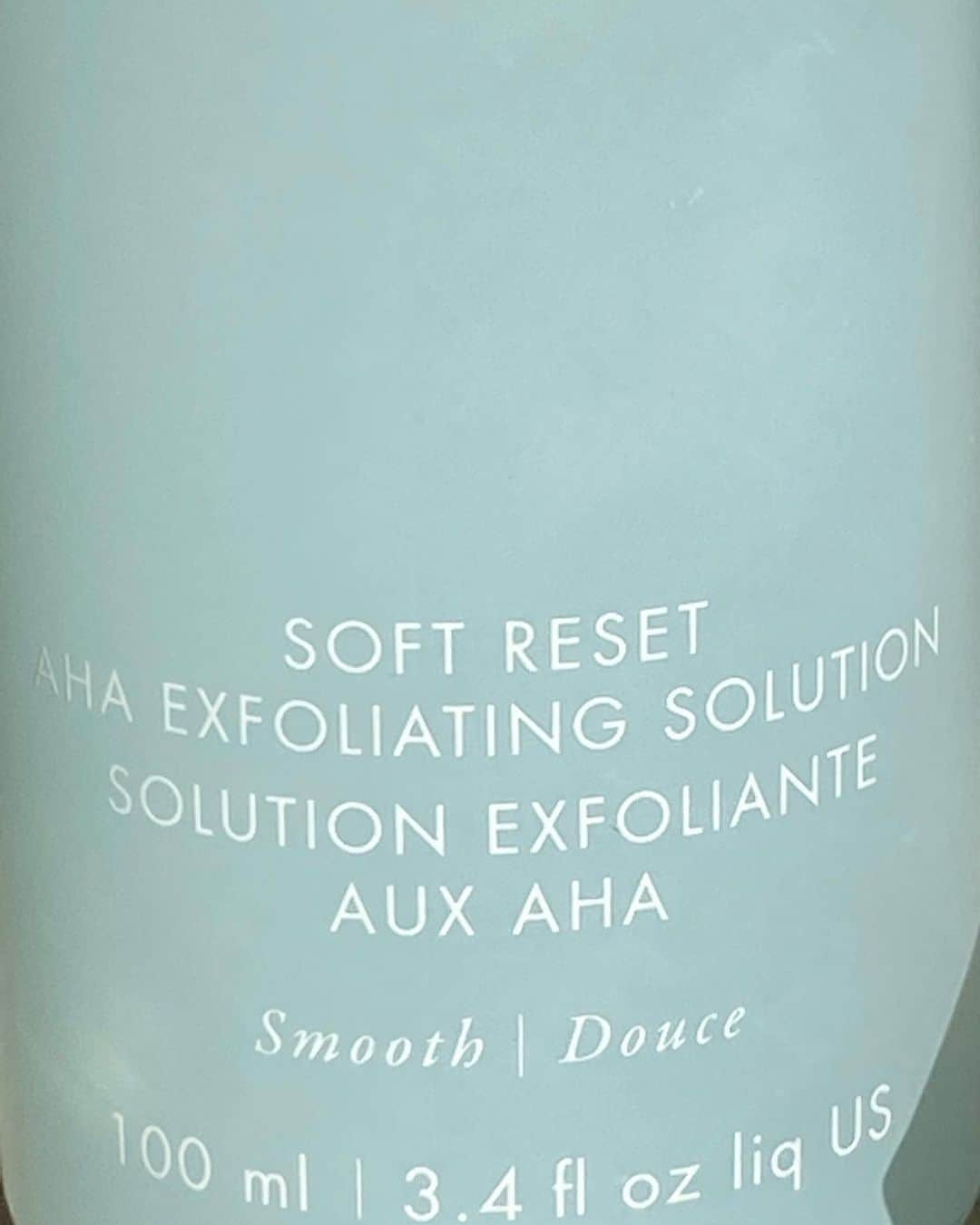 Marianna Hewittのインスタグラム：「swipe for some @summerfridays soft reset reviews ☁️✨ #youronlysolution」