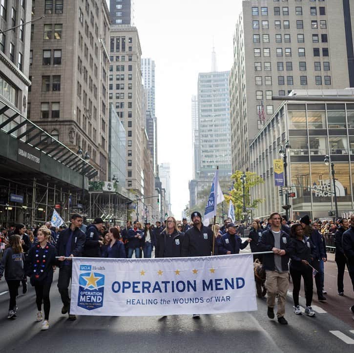 クラーク・グレッグのインスタグラム：「I spent last #veteransday marching in NY with the heroic veterans, doctors and caregivers of @operationmend With any luck, that’s where I will be next year and for many years to come. #supportourveterans」