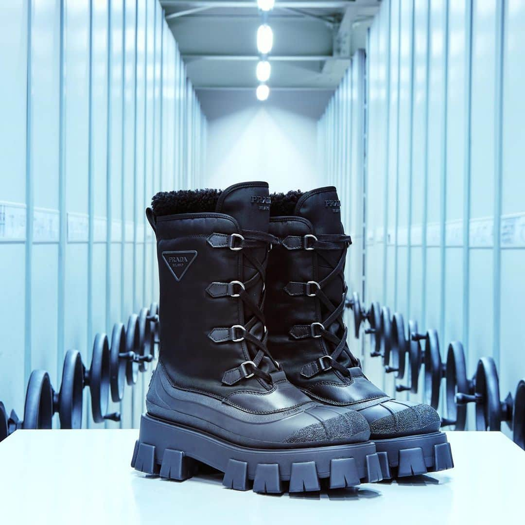 プラダさんのインスタグラム写真 - (プラダInstagram)「New #PradaReNylon footwear, ready-to-wear, and accessories are as tough, weather-resistant, lightweight, and durable as the original #Prada gabardine, and up to 80% better for the environment.  A preview at @theofficialselfridges is part of the store’s #ProjectEarth initiative.  Discover more via link in bio.」11月11日 23時03分 - prada