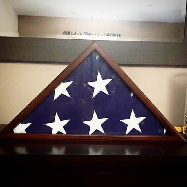 ディーナ・ニコール・コルテーゼさんのインスタグラム写真 - (ディーナ・ニコール・コルテーゼInstagram)「When my dad passed away a little over a 4 years ago the military came to his funeral and honored him and handed my mom this flag .. It's something I will cherish for the rest of my life .. He loved our country.. Today we celebrate him and all of the other amazing people that fought for us ..💙❤️#veteransday」11月11日 23時07分 - deenanicole