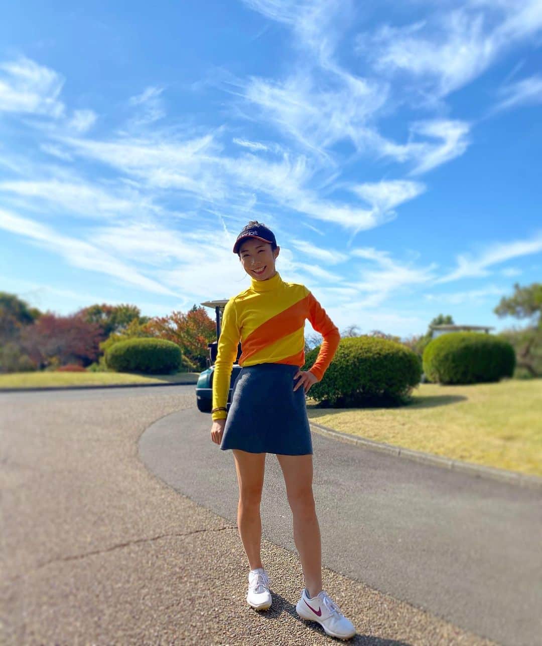 篠崎愛さんのインスタグラム写真 - (篠崎愛Instagram)「@sanapaccio に撮ってもらった💛 まなてぃ、ポージングのセンスが乏しすぎる😂  #ゴルフコーデ #デサントゴルフ #ゴルフウェア #ゴルフ女子」11月11日 23時21分 - mana.s_golf