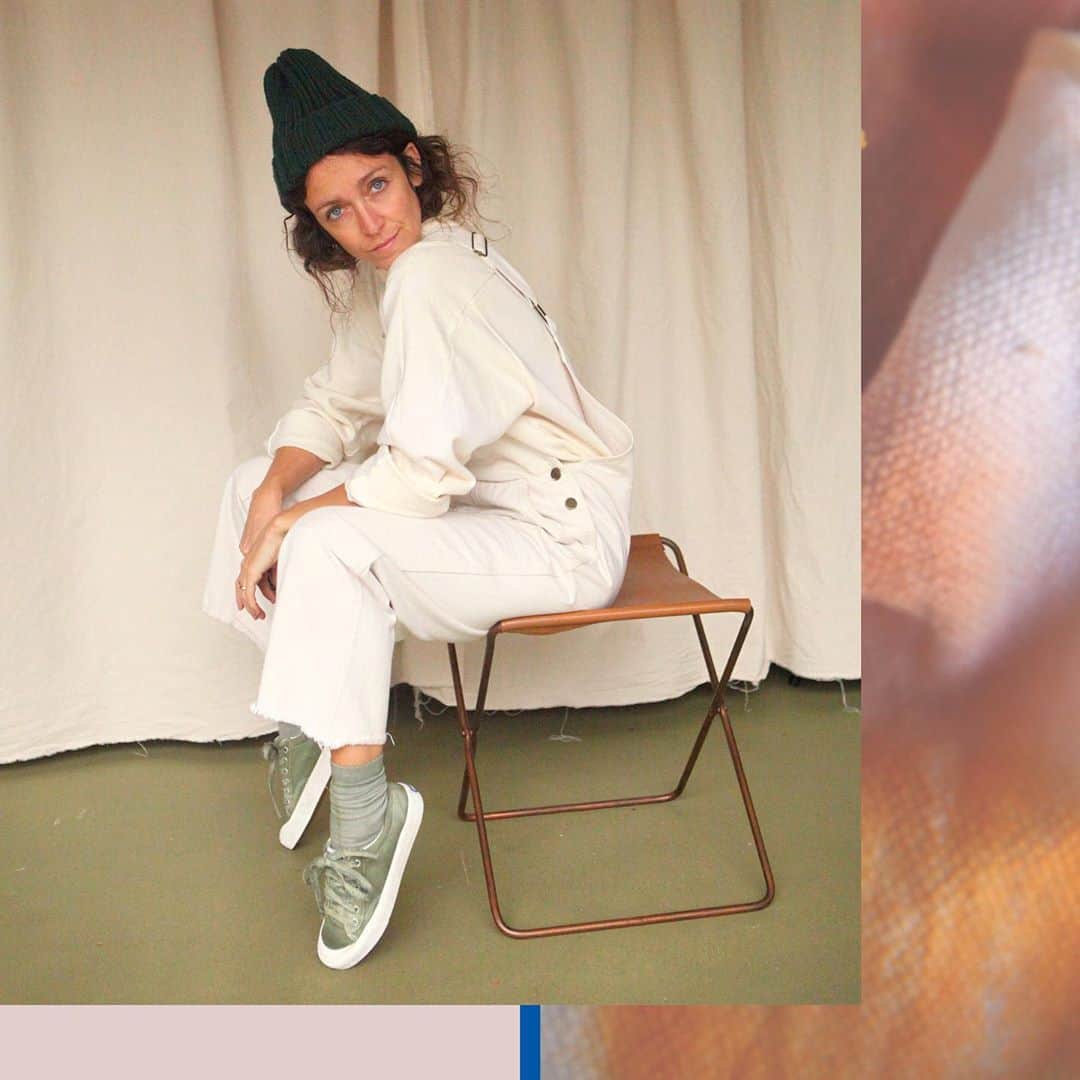 Kedsのインスタグラム：「Giveaway alert! We teamed up with Emma Brooks, founder of California clothing brand Pair Up (@pairup_etc), for a special giveaway: 10 lucky winners will receive their own pair of custom hand-dyed Keds (made to order, based on their style and color choice).  From mixing her own dyes, to applying the color by hand, to drying them in the warm San Diego sunshine, Emma lovingly brings new life to our canvas basics and ensures no two pairs are alike.  Want to win a pair? Link in bio to enter to win. (Good luck!)」