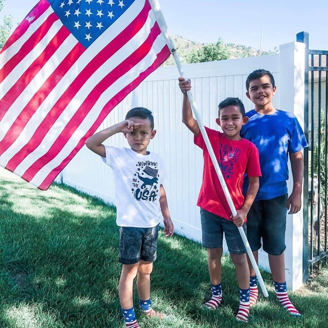 Stanceのインスタグラム：「🇺🇸 As a salute to those who sacrifice for the rest of us, we are glad to announce an ongoing 20% discount for military, teachers, healthcare workers and first responders in the US. #happyveteransday. 🙌 (Click on the http://id.me field at checkout)...Link in bio.  📸 @stephanieharding」