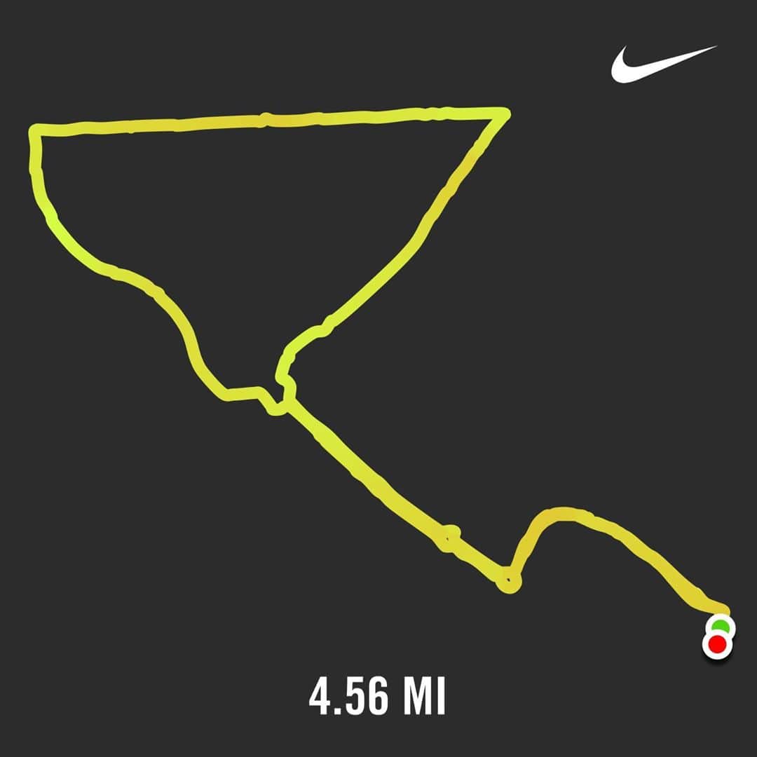 レイ・アレンのインスタグラム：「Although I don’t drink, I’m still toasting all my runners that got it in today with my route! #wineglass #runforit」