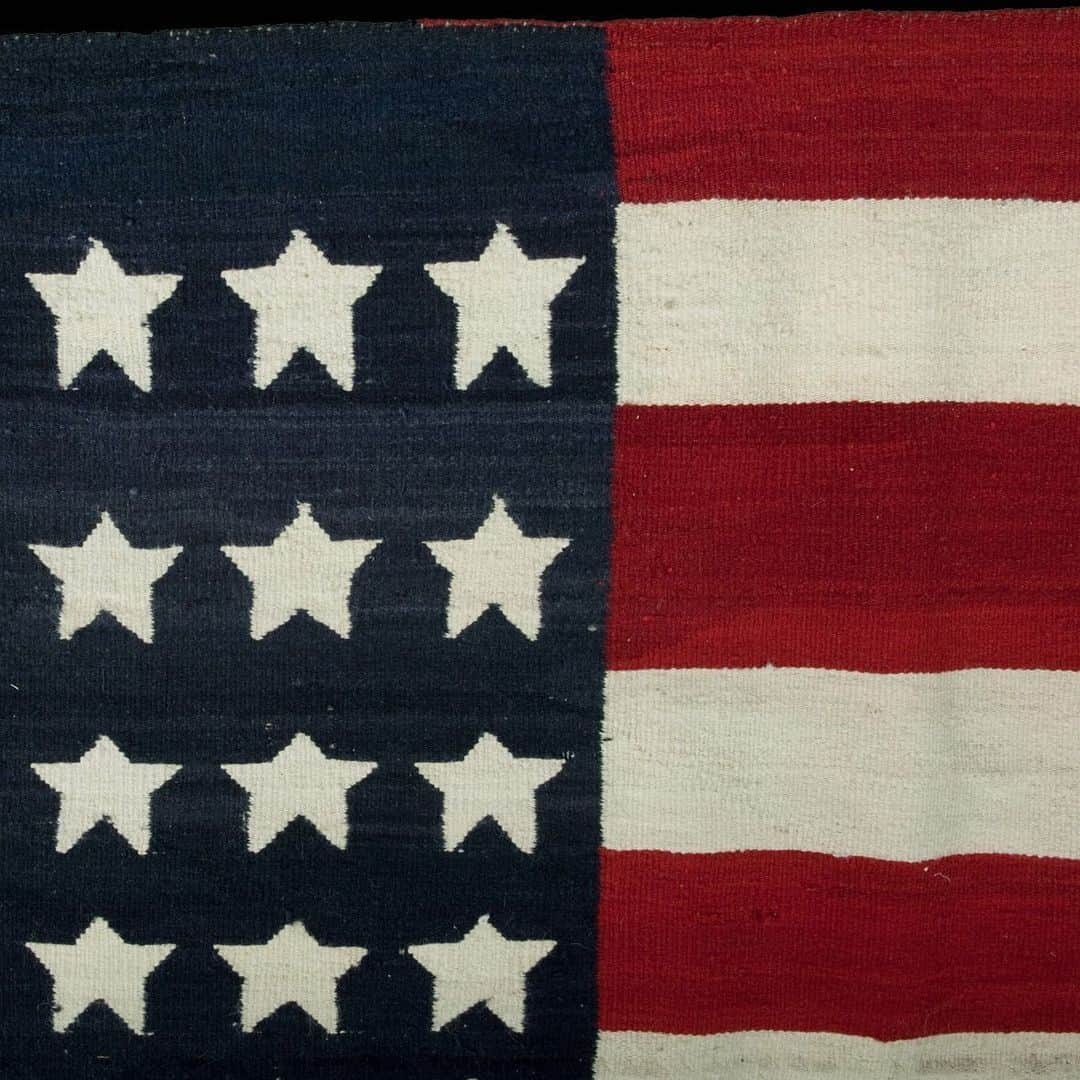 国立アメリカ歴史博物館さんのインスタグラム写真 - (国立アメリカ歴史博物館Instagram)「Hosteen Nez Basa, a Navajo woman from New Mexico, made this blanket for her son, a soldier serving in Europe during World War I. Convinced that her son would die at the front, Ms. Basa made the blanket to be used for his burial. When her son returned home alive, she donated the blanket to benefit the local Red Cross to raffle off, raising close to $1,500 for war relief.   This #VeteransDay, we join other across the @smithsonian celebrating the opening of the National Native American Veterans Memorial on the grounds of the @smithsoniannmai. Follow the link in our bio to watch a short, virtual program honoring the service and sacrifice of Native veterans and their families: s.si.edu/3ePJA9r   #AmericanHistory #History #MilitaryHistory #WW1 #WW1History #NNAVM #NativeVeterans #NativeAmericanHistoryMonth #NativeAmericanHistory #Philanthropy #AmericanGiving #BecauseOfHerStory」11月11日 23時51分 - amhistorymuseum