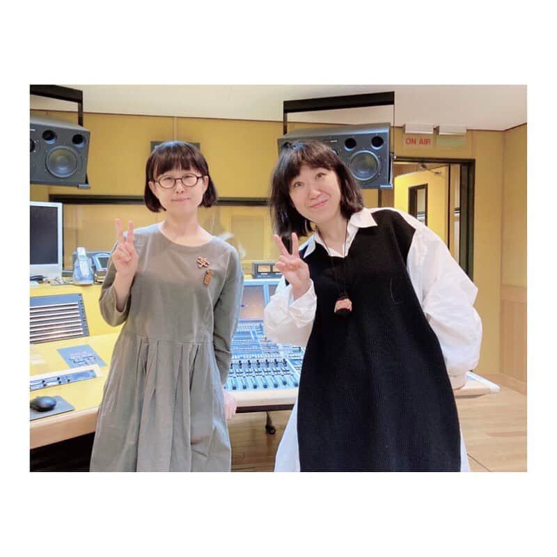 土井コマキのインスタグラム：「擬似従姉妹 YO-KINGさんとのライブペインティング楽しみですね🌃」
