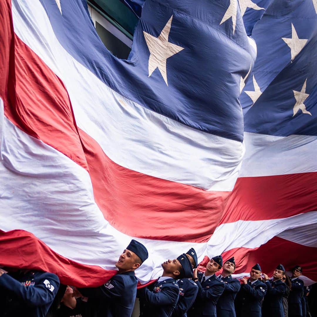 ボストン・レッドソックスさんのインスタグラム写真 - (ボストン・レッドソックスInstagram)「To all who have served our nation, we salute you and we thank you. 🇺🇸 #VeteransDay」11月12日 0時07分 - redsox