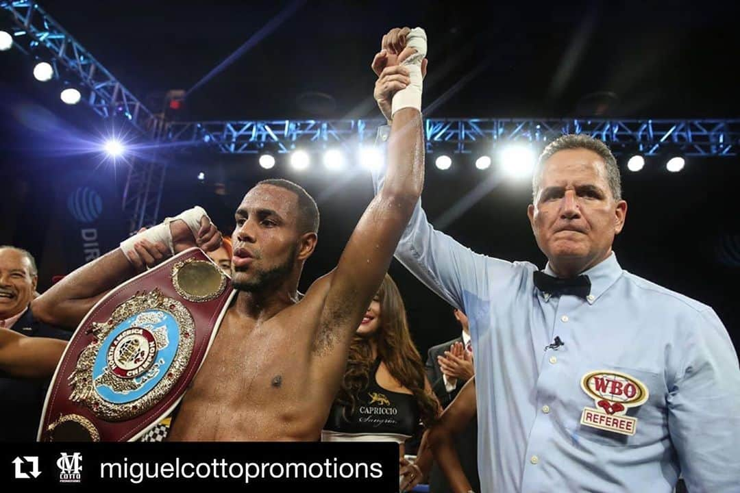 ミゲール・コットのインスタグラム：「#Repost @miguelcottopromotions ・・・ @danielitozorrilla Y @oscar_manuel23  TRAEN EL BOXEO DE VUELTA A PUERTO RICO  PRIMER EVENTO DE BOXEO EN PUERTO RICO DURANTE LA PANDEMIA  CAGUAS, PUERTO RICO - Luego de nueve largos meses de inactividad forzada debido a la pandemia del COVID-19, el boxeo finalmente hará su regreso en Puerto Rico y por DIRECTV cuando Miguel Cotto Promotions, H2 Entertainment junto a Golden Boy Promotions presenten su cartel en el coliseíto Pedrín Zorrilla de San Juan el próximo 5 de diciembre con una velada estelarizada por el invicto monarca súper ligero NABO, Danielito ‘El Zorro’ Zorrilla, así como la segunda pelea profesional del medallista de oro panamericano en el peso minimosca Oscar Collazo.  La cartelera se confirmó la semana pasada luego de árduas negociaciones con el gobierno de Puerto Rico por los pasados meses para obtener la permisología necesaria par poder efectuar un evento boxístico, aunque fuese sin fanáticos en las gradas y con exclusividad de transmisión para DIRECTV en Puerto Rico.  DIRECTV BOXING NIGHTS: DANIELITO ZORRILLA Y OSCAR COLLAZO es presentado por DIRECTV Y LA CERVEZA OFICIAL: @medallalight  junto a Miguel Cotto Promotions, H2 Entertainment , @goldenboy y el Municipio Autónomo de San Juan .」