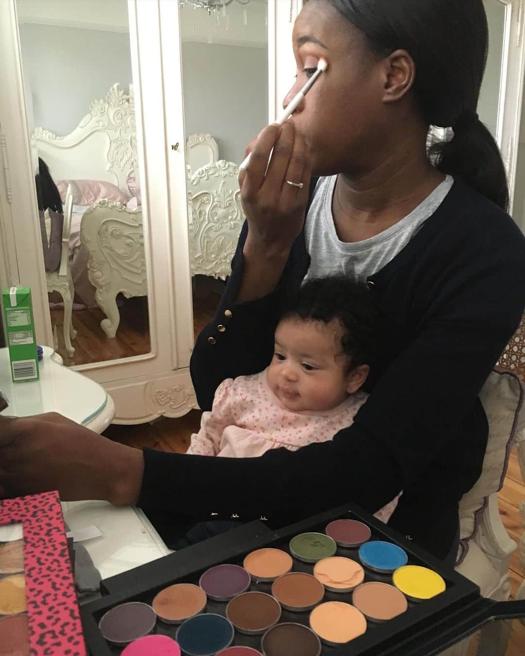 Makeup Addiction Cosmeticsさんのインスタグラム写真 - (Makeup Addiction CosmeticsInstagram)「Just a little reminder for the working moms out there. I started my business in 2013 and 2 years later my miracle Eliz arrived after having fertility treatment. I was excited but afraid of how things would turn out having a baby and running a business at the same time. Somehow I did it because I was determined to make it work no matter what sacrifices I had to make. I did products development with her on my lap, breastfed while dealing with manufacturers, changed nappies on my desk and cried tears endlessly because of postnatal depression. This is to say that I was able to pull through and come out the other side a much stronger woman. There is something about being a mom that gives you an invisible cape. Don’t give up on your dreams, your breakthrough is near. Don’t you dare give up. Your baby is a blessing and so is your purpose. #workingmom #momlife #entrepreneurmom #makeupaddictioncosmetics #motivationalquotes」11月12日 0時43分 - makeupaddictioncosmetics
