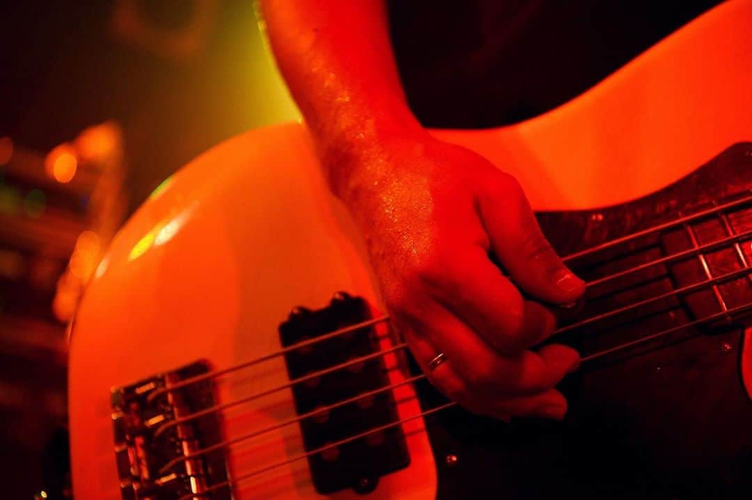 のインスタグラム：「I'm a bassist😙」