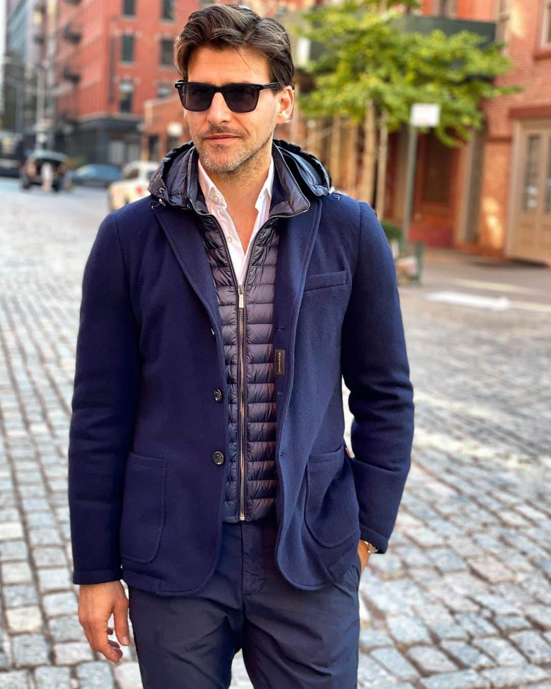 ヨハネス・ヒューブルさんのインスタグラム写真 - (ヨハネス・ヒューブルInstagram)「All Blue and comfy in cashmere🔹@moorer_official  #Moorer #BELLOTTO-MRW #downjacket #ad」11月12日 0時50分 - johanneshuebl