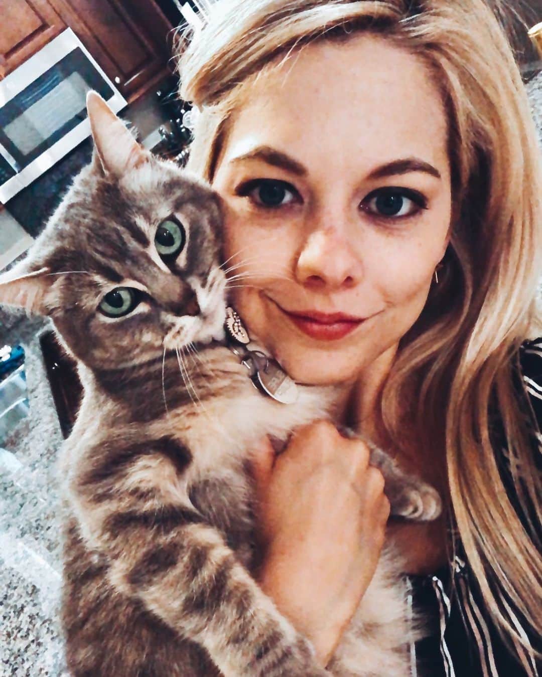 アレクサ・シメカのインスタグラム：「She’s 8 years old today! 🎈❤️」
