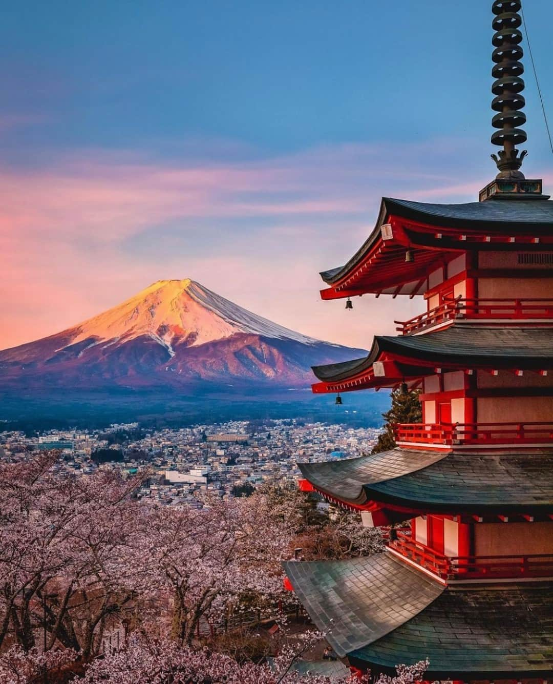 Earth Picsさんのインスタグラム写真 - (Earth PicsInstagram)「Sunrises over Mt. Fuji 🗻by @agpfoto」11月12日 1時02分 - earthpix