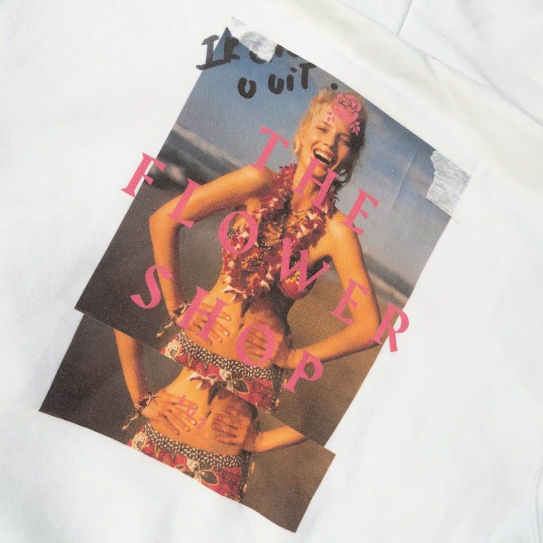ベン・ワッツさんのインスタグラム写真 - (ベン・ワッツInstagram)「New merch drop @theflowershopnyc x #wattsmerch  styled by the awesome @evyanmetzner check out our new drip on their page ...... features both our logos on champion sweat shirt and a Polaroid I took in Hawaii 😊😊👊#merch #flowershop #benwatts #polaroid #newdrip」11月12日 1時09分 - wattsupphoto