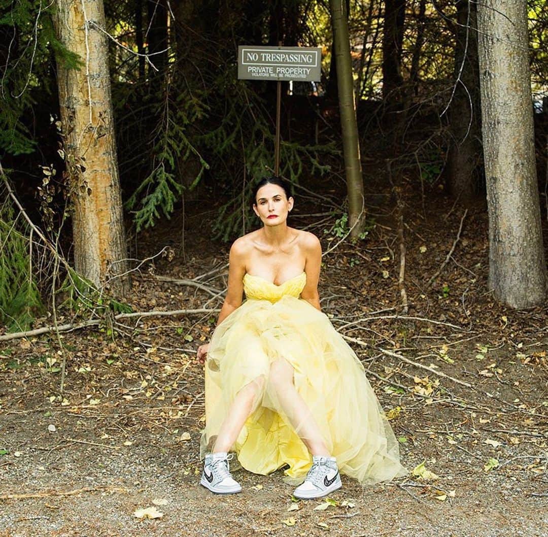 キム・ジョーンズさんのインスタグラム写真 - (キム・ジョーンズInstagram)「Happy birthday @demimoore 💛 sending love !」11月12日 1時18分 - mrkimjones
