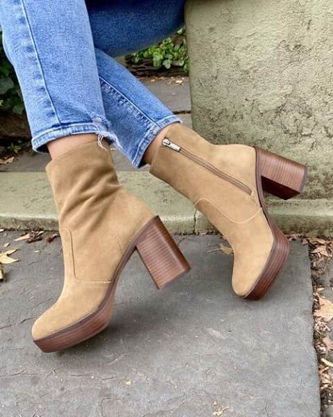 のインスタグラム：「Today just got a whole lot better! For a limited time, shop 30% off your purchase with code SHOP30 at vincecamuto.com. #vincecamuto #salealert」