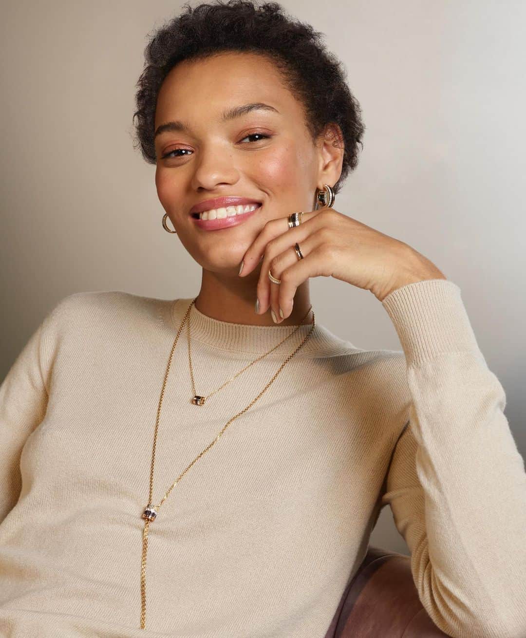 Saks Fifth Avenueのインスタグラム：「Let your jewelry take center stage, and opt for @boucheron’s giftable and wear-forever finishing touches.」