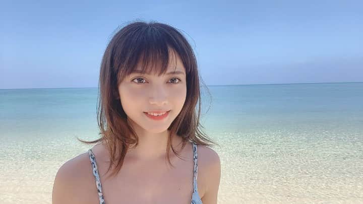 のインスタグラム：「11/11(水) 桃月なしこ1st写真集「未完」発売しました！  ありがたいことに在庫切れの所も多いみたいです…！たくさんの人の手に渡ってとっても嬉しいです！  今週末14日からイベントも始まるので皆さんに会えるの楽しみにしてます！  #桃月なしこ #なしこたそ #なしこのみかん」