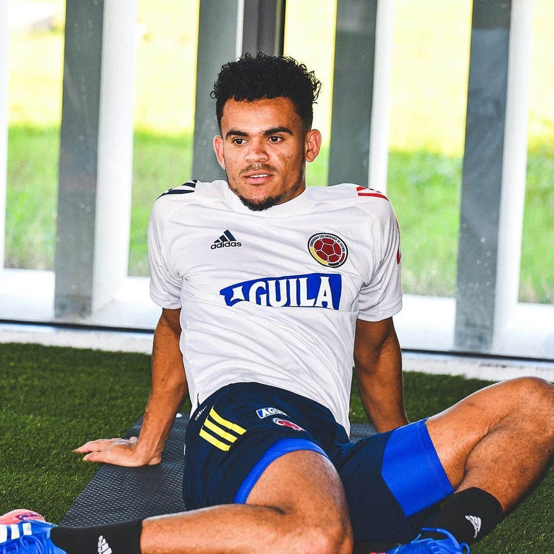サッカー コロンビア代表チームのインスタグラム：「#SpamDePanitas 😎  📸 ⚡🔥  @luisdiaz19_   #VamosColombia 🇨🇴」
