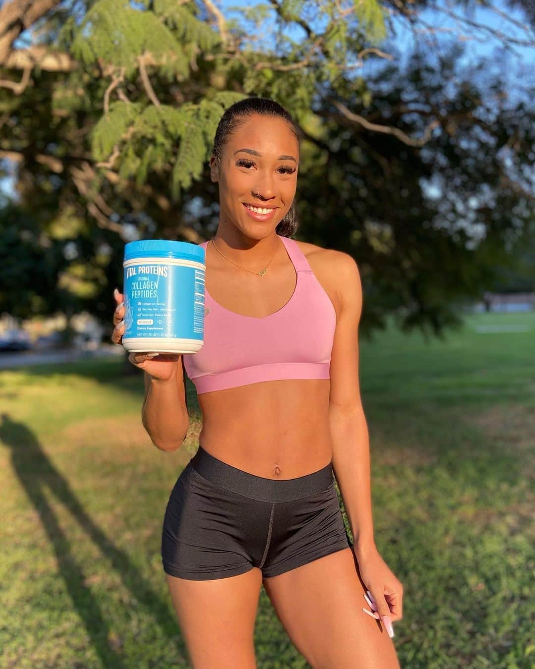 Leya BUCHANANさんのインスタグラム写真 - (Leya BUCHANANInstagram)「Vital Proteins collagen products are an easy addition to your daily routine. They are incredibly versatile and can be mixed into water, beverages, smoothies and food recipes. Collagen is the vital building block of our bodies including skin, hair, nails, bones and joints. Our bodies cannot synthesize enough collagen on their own and our diets today contain minimal collagen. ⁣ ⁣ Collagen helps support joint and bone health, helps promote a youthful appearance, supports athletic performance, support hair, skin and nail health, and helps support overall wellness. **These statements have not been evaluated by the Food and Drug Administration. This product is not intended to diagnose, treat, cure, or prevent any disease.⁣ ⁣ @vitalproteins⁣  ⁣#VitalInfluencer #explore #igdaily #igers  @mayataughtme @khamicabingham」11月12日 2時00分 - leyabuchanan