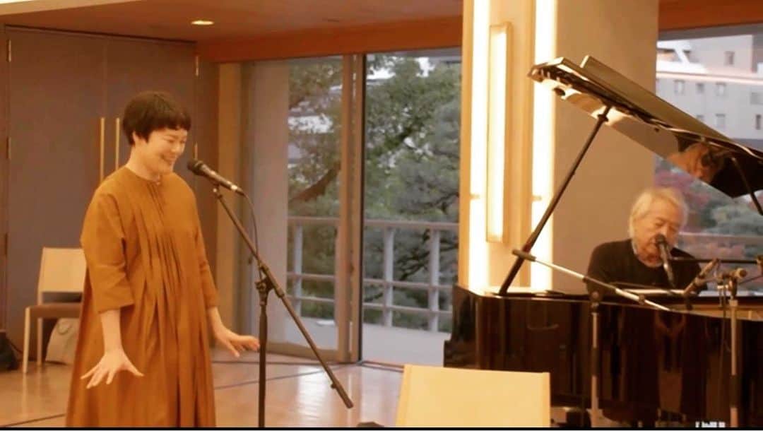 松本隆さんのインスタグラム写真 - (松本隆Instagram)「はっぴいえんどを解散した直後に渋谷さんに会って作った歌が「つるべおとし」サビの「しあわせはつるべおとし」のフレーズは無意識にはっぴいえんどの暗喩かな？とこの日二階堂和美さんの歌を聴きながら思った。」11月12日 2時07分 - takashi_matsumoto_official