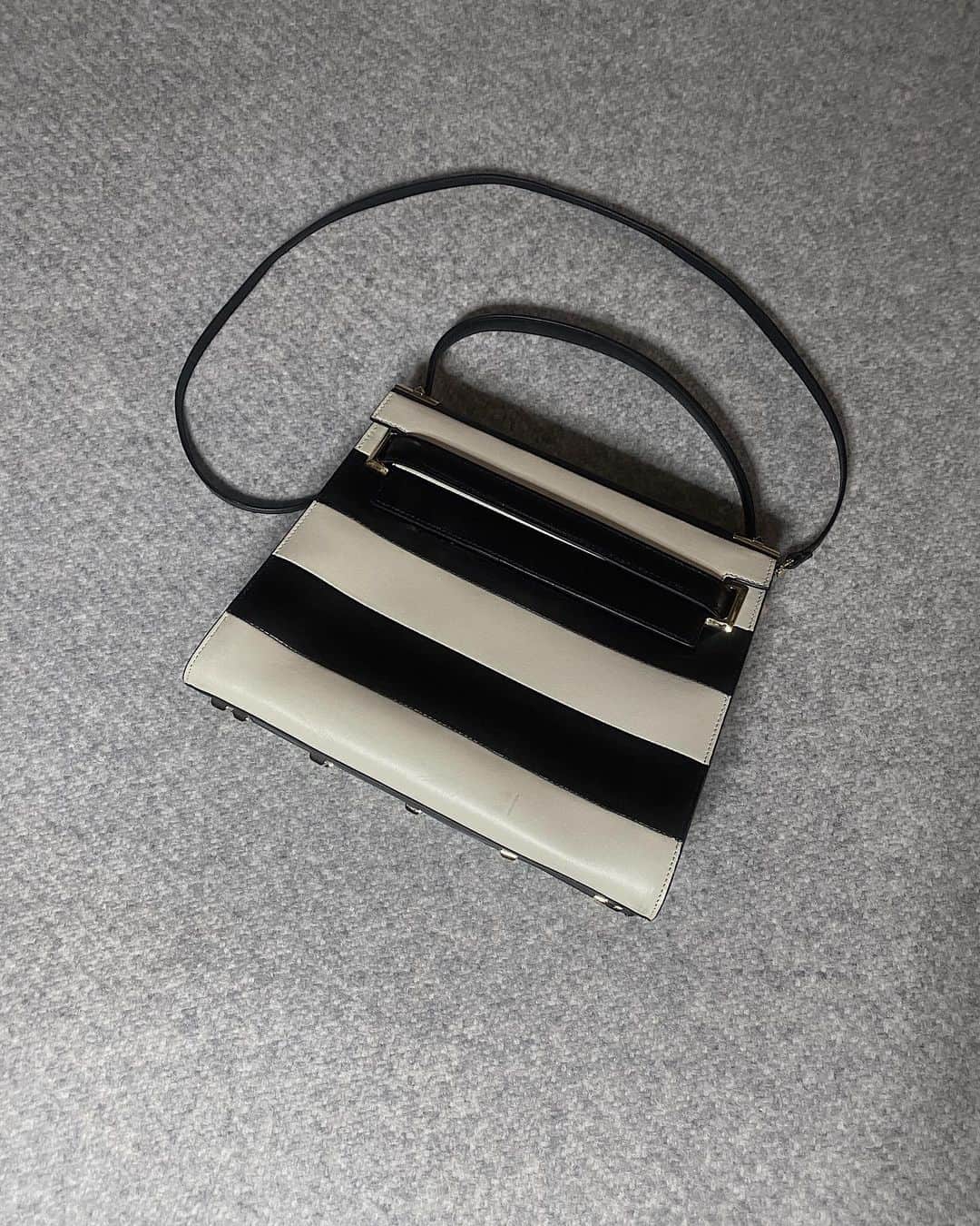 ベレン・ロドリゲスのインスタグラム：「Vice @maisonvalentino」