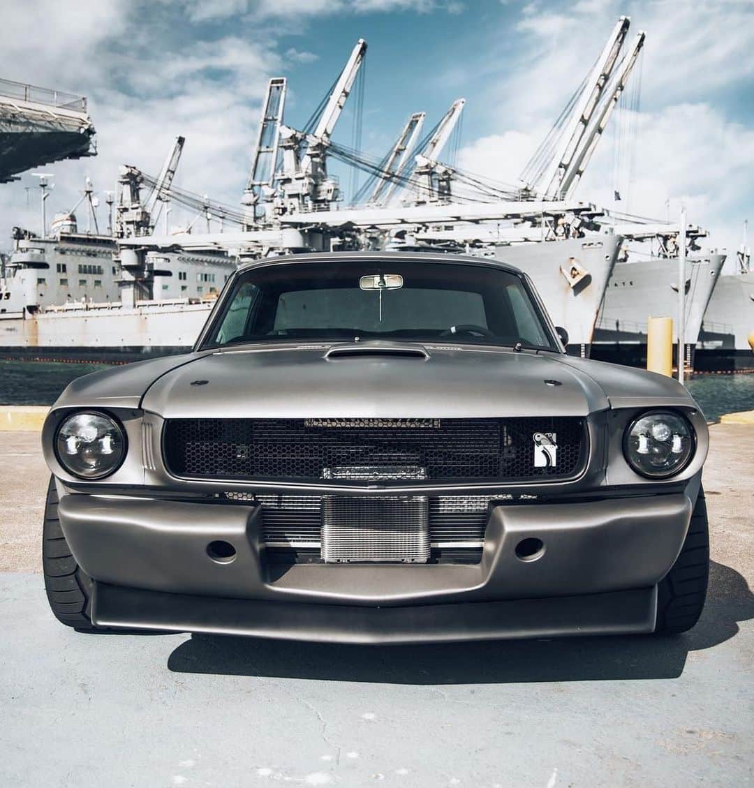 CARLiFESTYLEさんのインスタグラム写真 - (CARLiFESTYLEInstagram)「Widebody 1965 Mustang. Photo by @gelstang Owner @steadydipped #carlifestyle #1965mustang #widebody」11月12日 2時30分 - carlifestyle