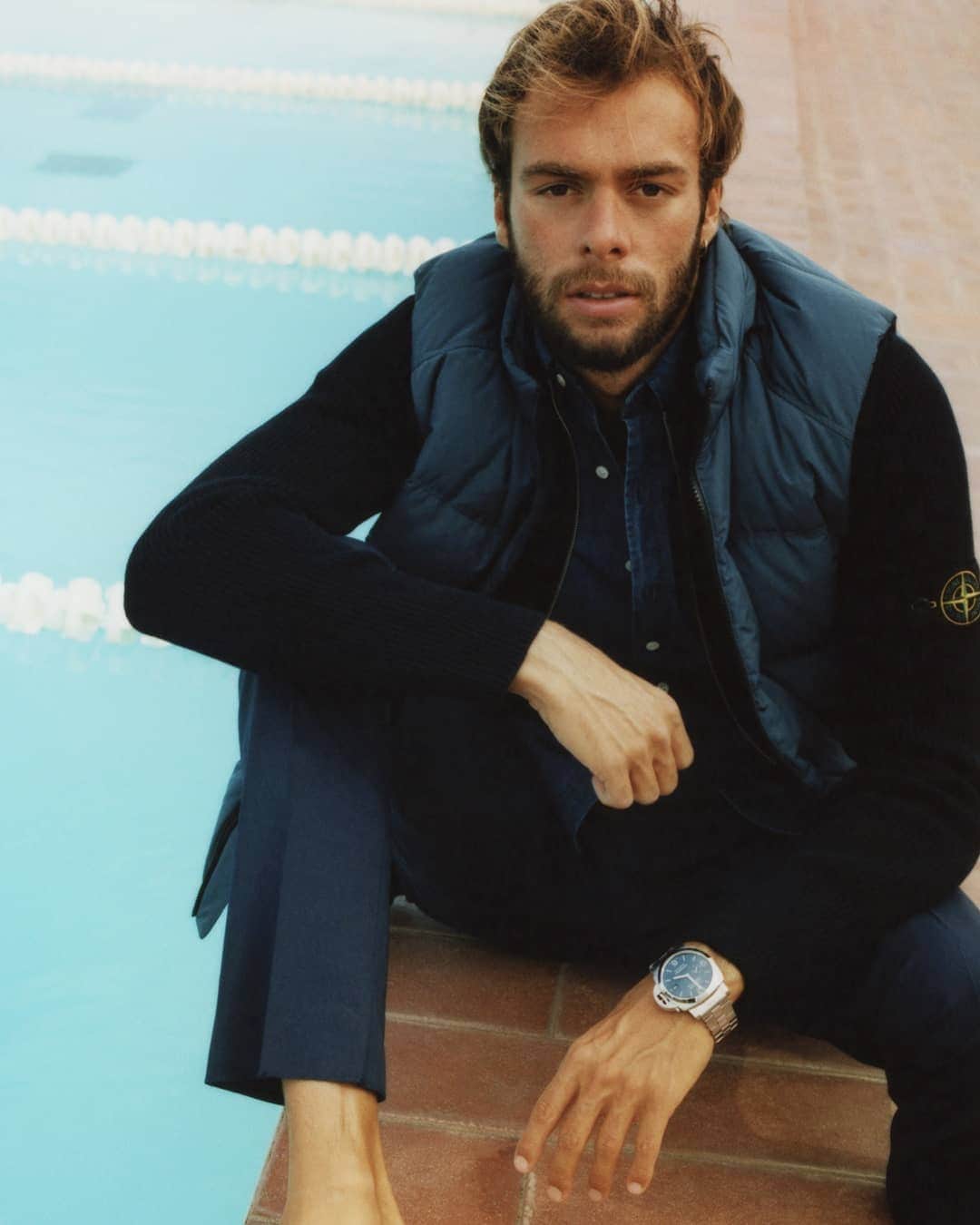 MR PORTERのインスタグラム：「“The pre-race tension is always there, it must be there because it means that you are alive and ready to fight. I love and live for those moments.” In this week’s MR PORTER Journal, we spoke to Olympic gold medal swimmer, and @Panerai ambassador, Mr Gregorio Paltrinieri, about life ahead of the Tokyo 2021 Olympics, and breaking records. Tap the link in bio to read the full story #MRPORTERPartnership @greg_palt」