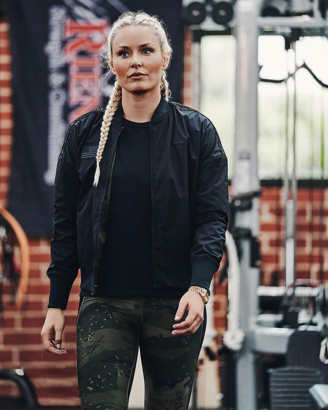 リンゼイ・ボンさんのインスタグラム写真 - (リンゼイ・ボンInstagram)「Thinking of the brave men and women who have proudly served our country today 🙏🏻❤️🇺🇸 To honor our veterans, #ProjectRock and @UnderArmour have launched the new Heroes Collection and partnered with @teamrubicon. Today and everyday thank you to all our Veterans for your sacrifice and service. 🙏🏻」11月12日 2時49分 - lindseyvonn