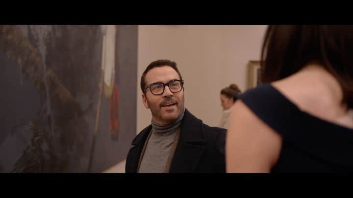のインスタグラム：「Up  for a laugh and a little holiday spirit? Too soon?!  #MyDadsChristmasDate is now available on demand – Order now on iTunes: https://apple.co/2TZHMRz  @gravitasventures」