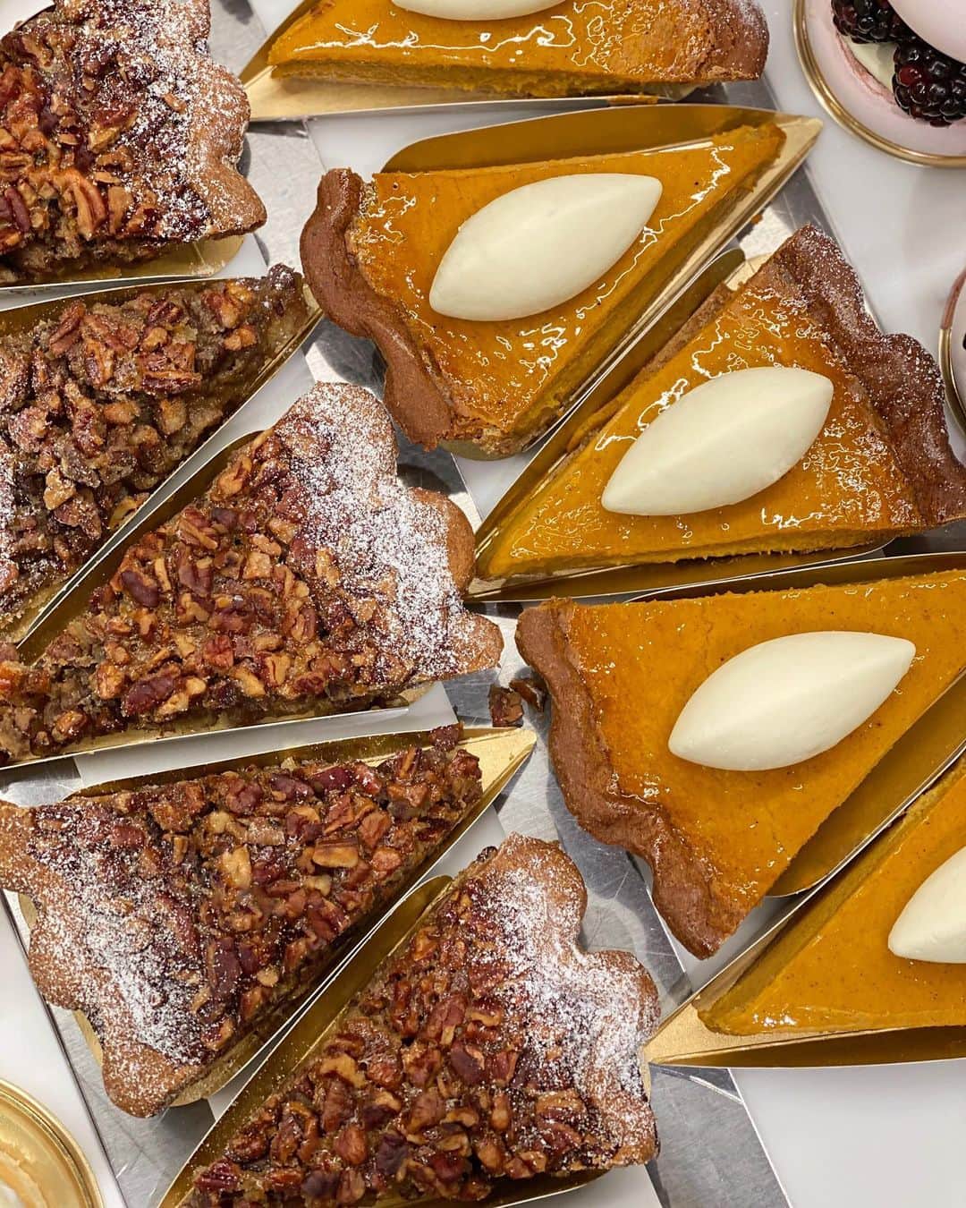 DOMINIQUE ANSEL BAKERYさんのインスタグラム写真 - (DOMINIQUE ANSEL BAKERYInstagram)「Pie season continues here in Soho, with our Bourbon Pecan and Extra Silky Pumpkin Pies by-the-slice now through Thanksgiving. Our whole pies (pecan, pumpkin, and salted caramel apple) are online for Thanksgiving preorders too - head to DominiqueAnselNY.com/shop to preorder for pick-ups in Soho from Tues 11/24-Thurs 11/26. 🥧 *** For SHIPPING: our Bourbon Pecan and Salted Caramel Apple Pies are up at DominiqueAnselOnline.com for nationwide shipping in time for Thanksgiving too 🥧✈️🏡」11月12日 3時07分 - dominiqueansel