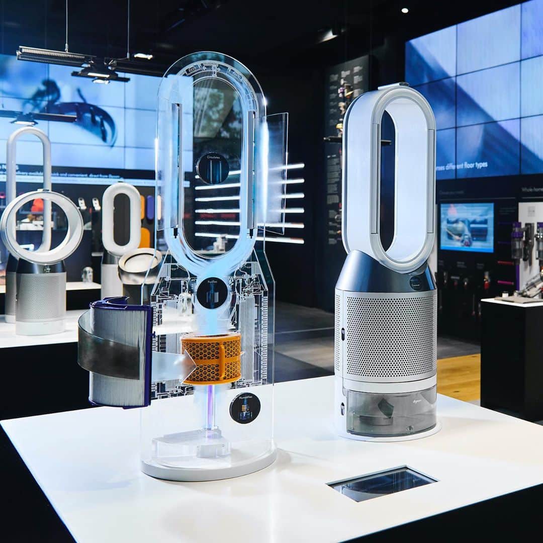 Dysonさんのインスタグラム写真 - (DysonInstagram)「Dyson Demo Stores are more than a place to buy our purifier technology. Get up close with the whole range, discover the technology inside and learn about the effects they might have in your home. With the help of our Dyson Experts. #dyson #dysondemo #shopping #store #stores #techstore #techshop #shops」11月12日 3時01分 - dyson