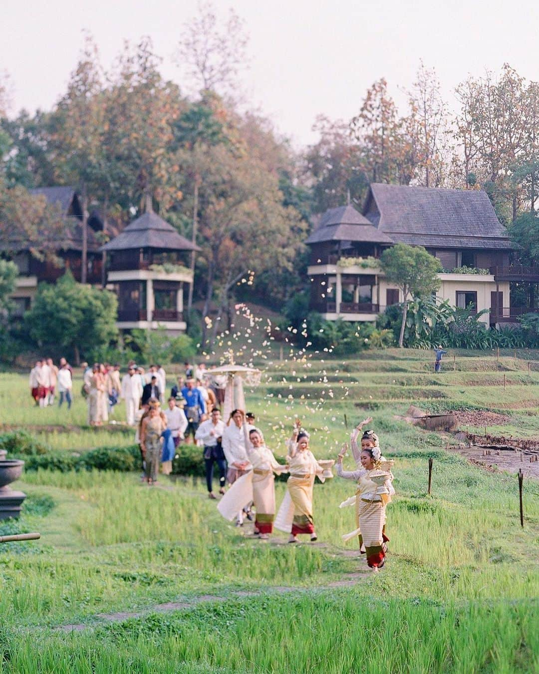 Vogueさんのインスタグラム写真 - (VogueInstagram)「Sita Chantramonklasri and Matthew Lee planned their wedding in Sita’s home country of Thailand for February 16th through the 22nd. “We wanted to showcase the amazing food, beautiful flowers, and unique culture of Thailand, so we chose to highlight the specific aspect of each place, from Bangkok to Chiang Mai to Phuket,” Sita explains. “It felt more like a vacation with our family and friends than a wedding, which was exactly what we wanted.”   At the link in our bio, take a look inside the couple's wedding that doubled as a tour of Thailand, and follow @vogueweddings for more details. Photo by @josevilla」11月12日 3時10分 - voguemagazine