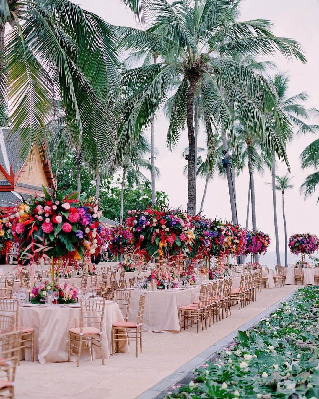 Vogueさんのインスタグラム写真 - (VogueInstagram)「Sita Chantramonklasri and Matthew Lee planned their wedding in Sita’s home country of Thailand for February 16th through the 22nd. “We wanted to showcase the amazing food, beautiful flowers, and unique culture of Thailand, so we chose to highlight the specific aspect of each place, from Bangkok to Chiang Mai to Phuket,” Sita explains. “It felt more like a vacation with our family and friends than a wedding, which was exactly what we wanted.”   At the link in our bio, take a look inside the couple's wedding that doubled as a tour of Thailand, and follow @vogueweddings for more details. Photo by @josevilla」11月12日 3時10分 - voguemagazine