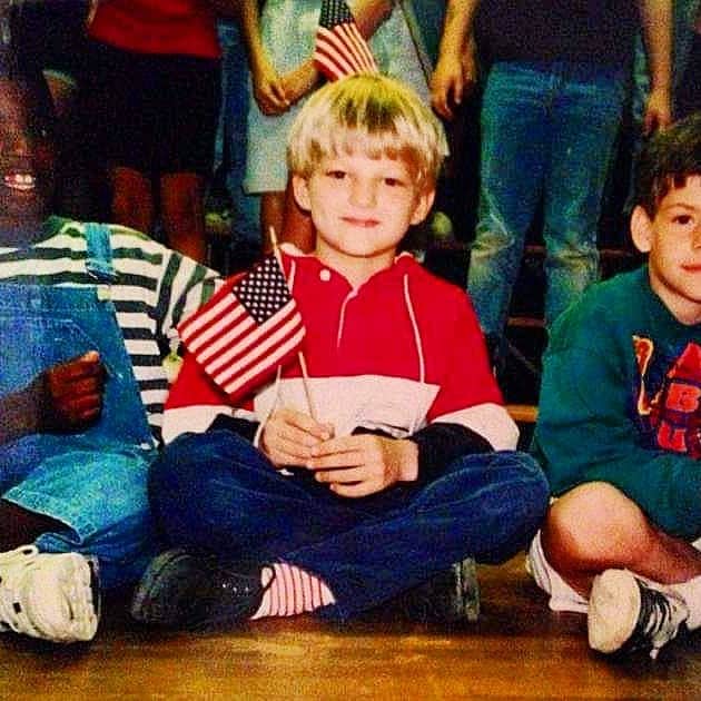 セバスティアン・ソーブのインスタグラム：「Snap back to when I was #President in 98' 🤟🏼🤟🏼」