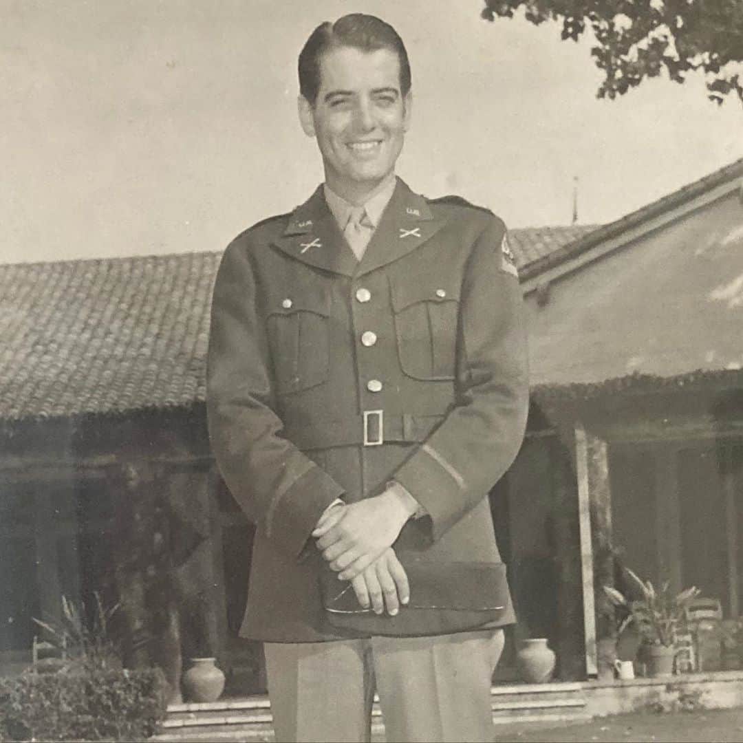 コリン・ドネルのインスタグラム：「Thank You Veterans. We owe you a debt of gratitude for your selfless sacrifices. #veteransday」