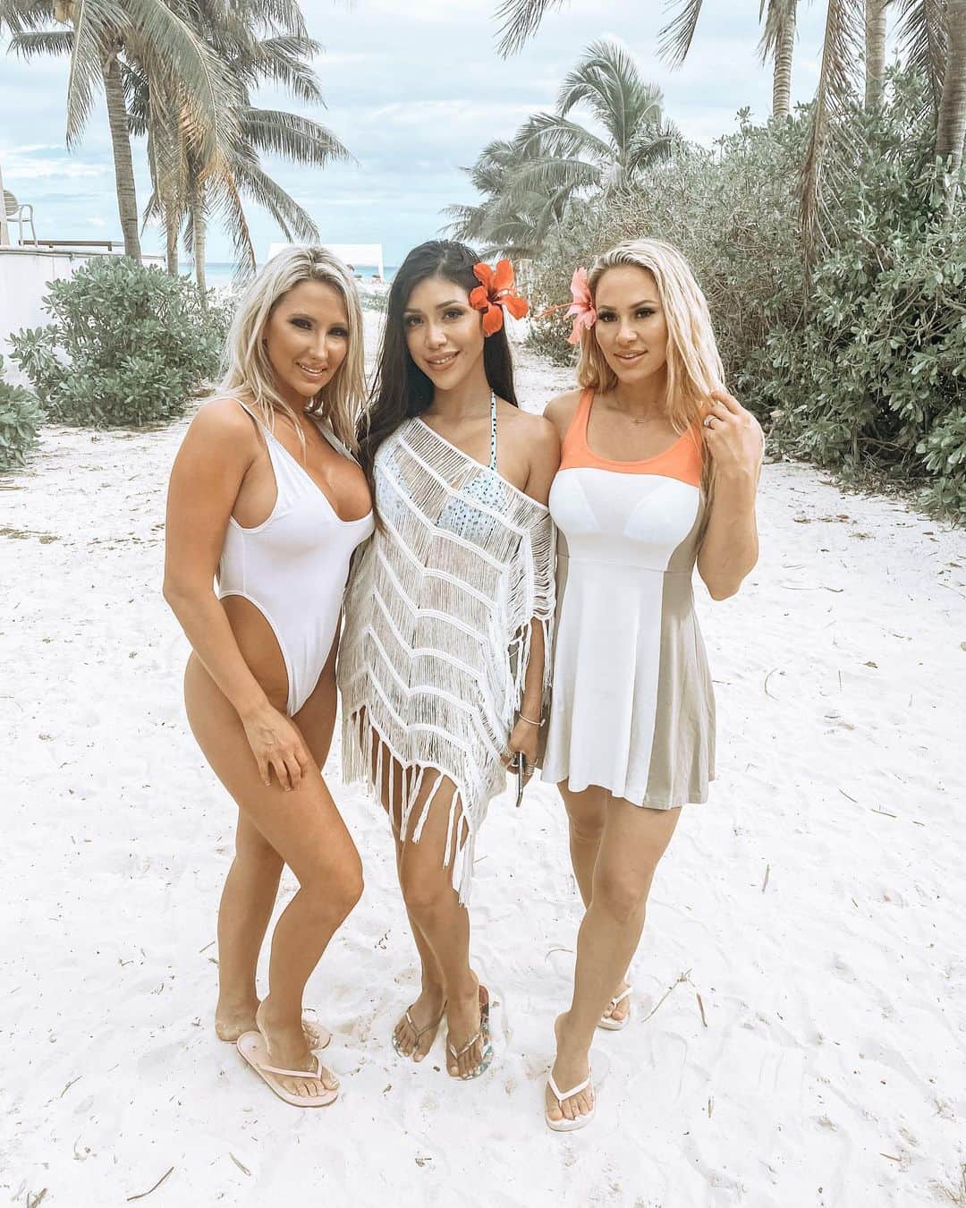 のインスタグラム：「My favs @kaylamoody @lizzyaacosta」