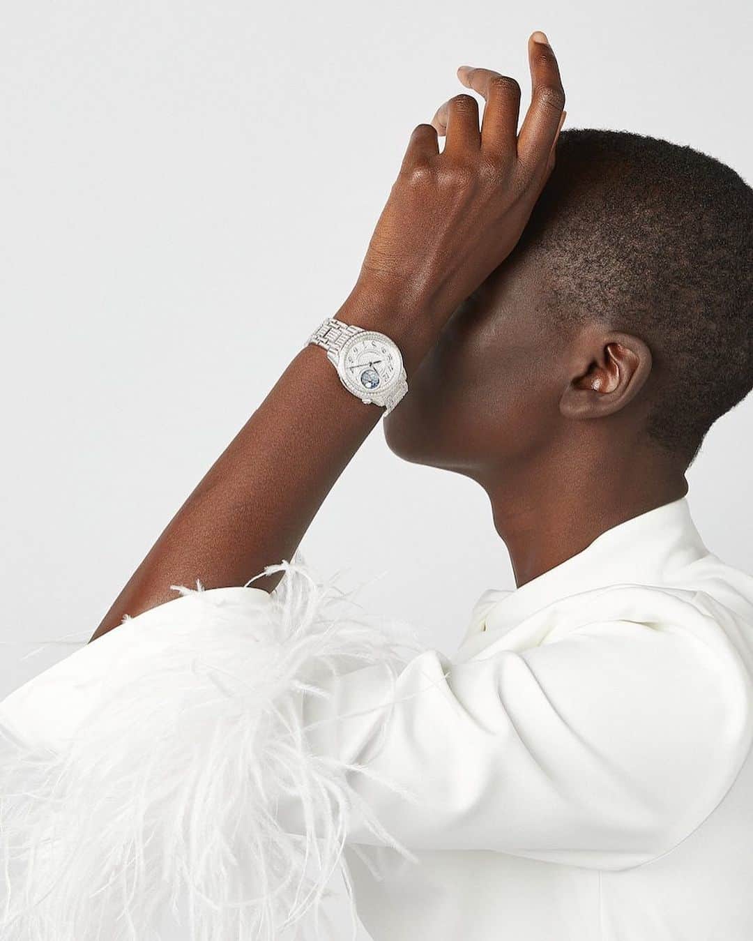 Harrodsのインスタグラム：「Haute couture meets haute horlogerie in @vacheronconstantin’s diamond-adorned Égérie watch collection. French for muse, its very name is a byword for dazzling elegance.   #Harrods #HarrodsFineWatches #VacheronConstantin #16Arlington  Shop the store through our remote Personal Shopping service (previously known as Virtual Concierge), or shop online at harrods.com.」