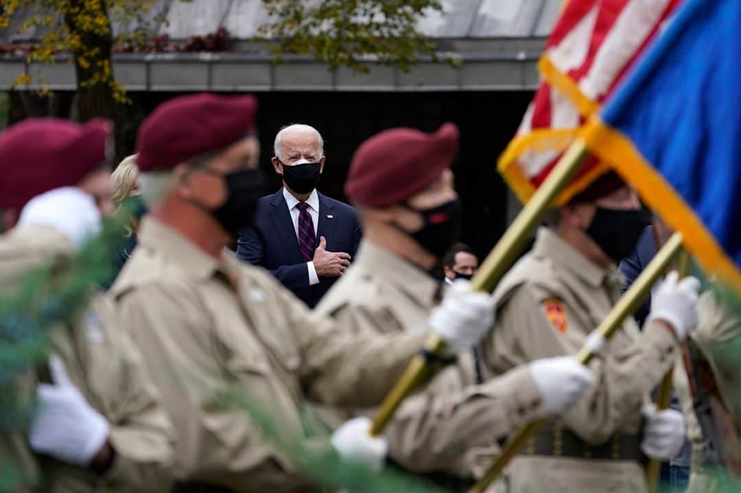 NBC Newsさんのインスタグラム写真 - (NBC NewsInstagram)「President-elect Joe Biden and Dr. Jill Biden attend a service at the Philadelphia Vietnam Veterans Memorial.⁠ ⁠ 📷 Alex Brandon / @apnews」11月12日 4時23分 - nbcnews